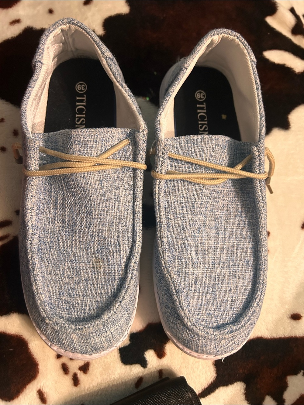Light Blue Slip-On Casual Sneakers with Tan Laces